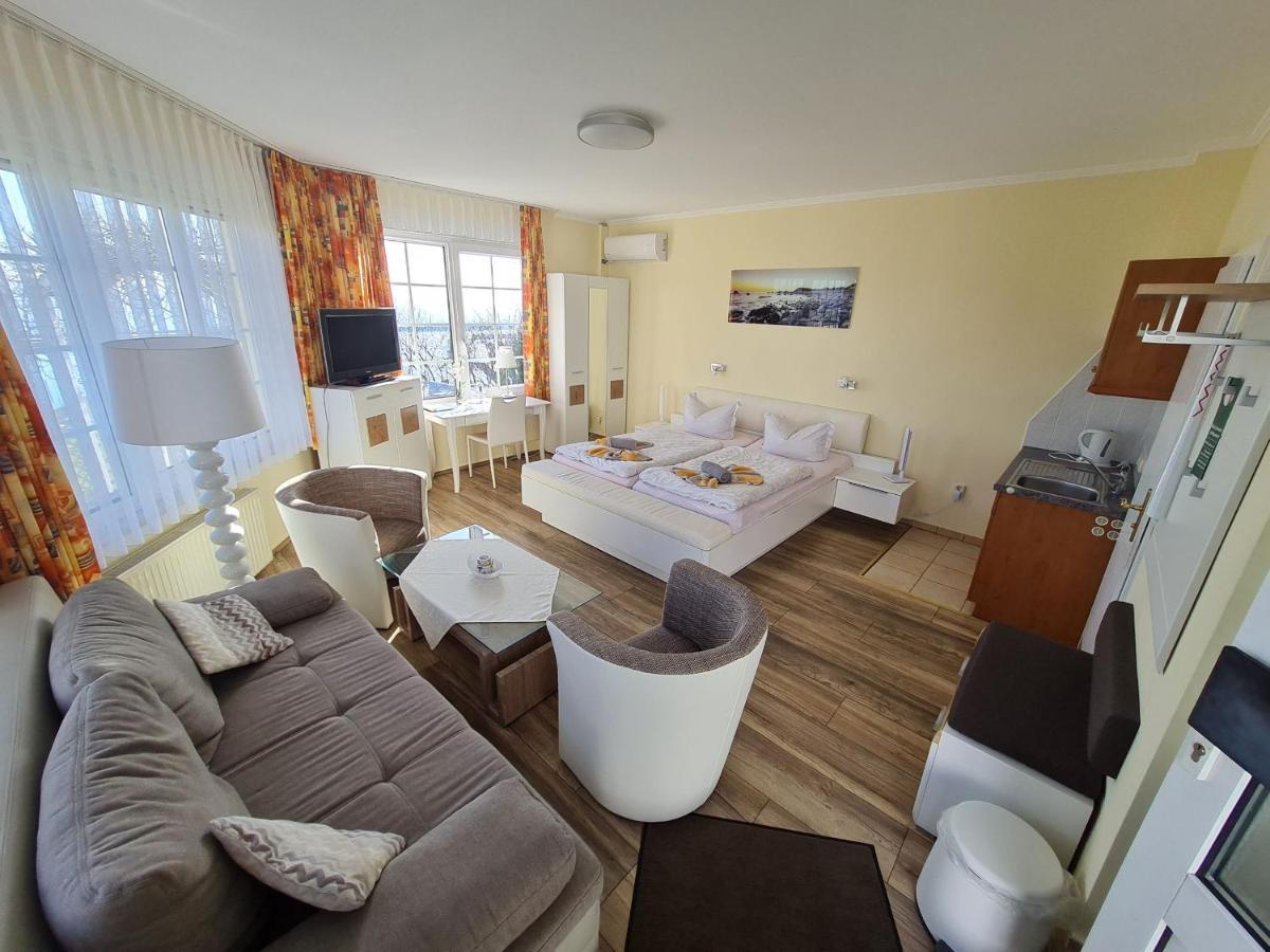Hotel Waterkant Зассніц Екстер'єр фото